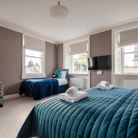 Dream Stays Bath - Barton House Room photo