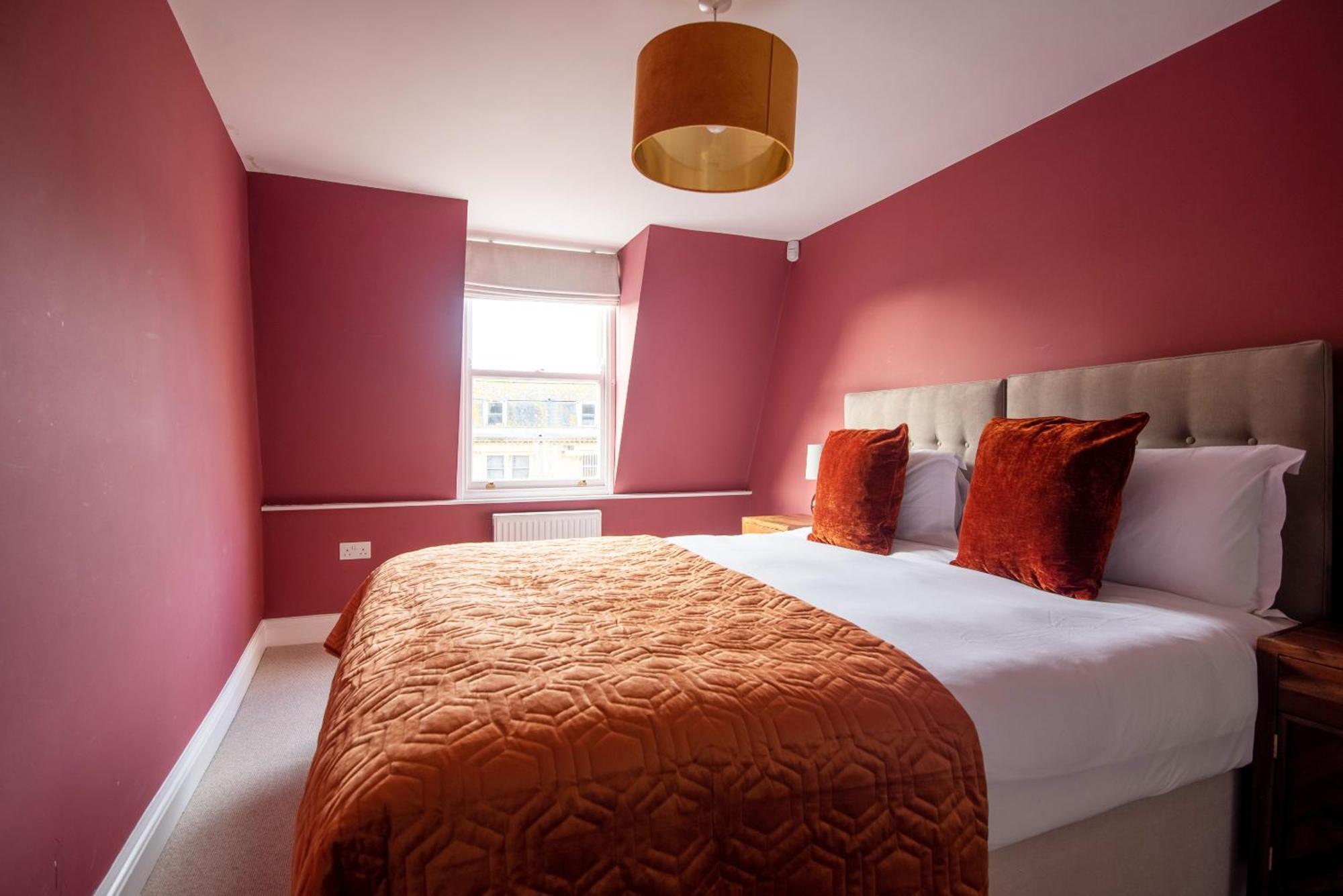 Dream - Barton House *