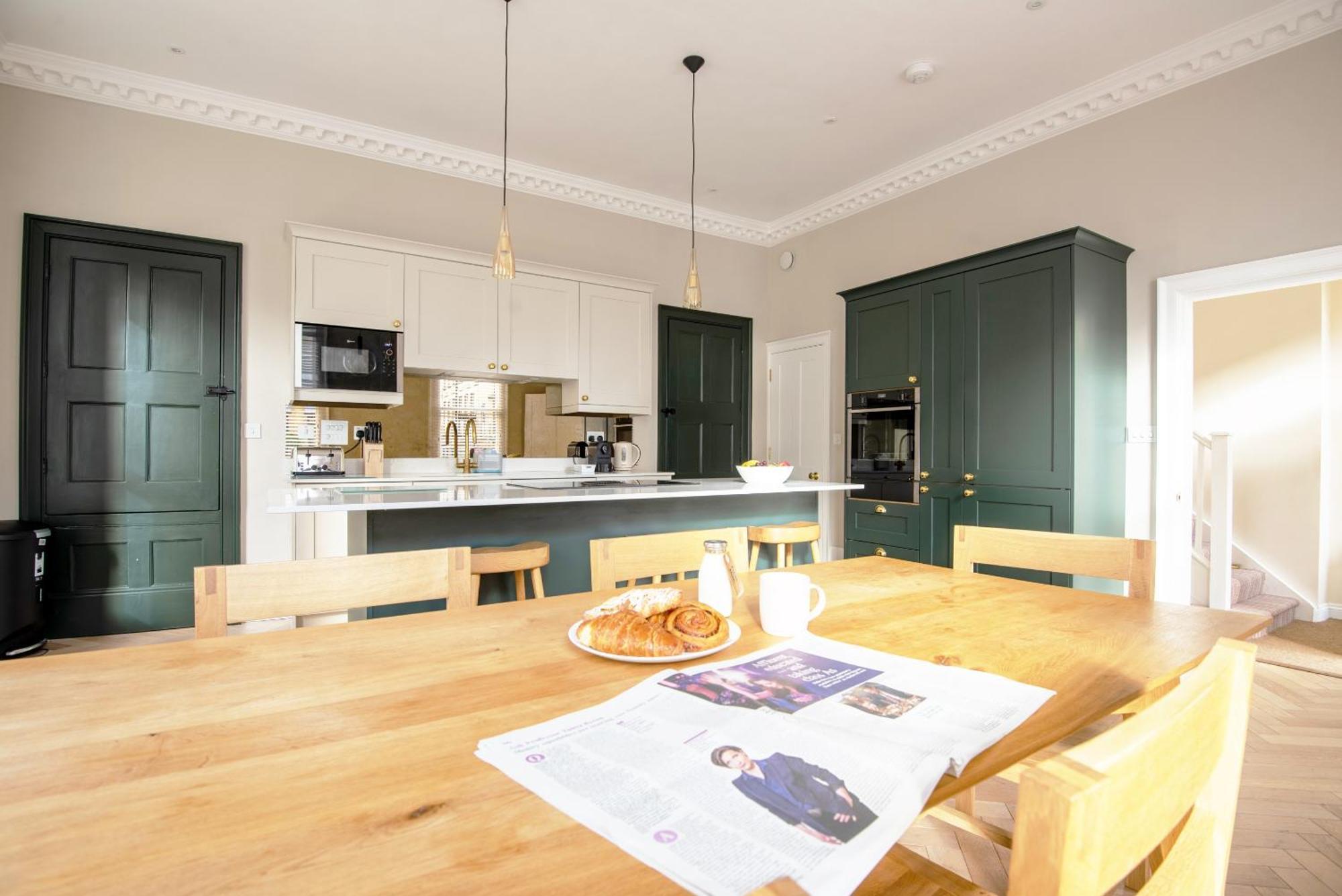 Dream - Barton House Apartment Bath