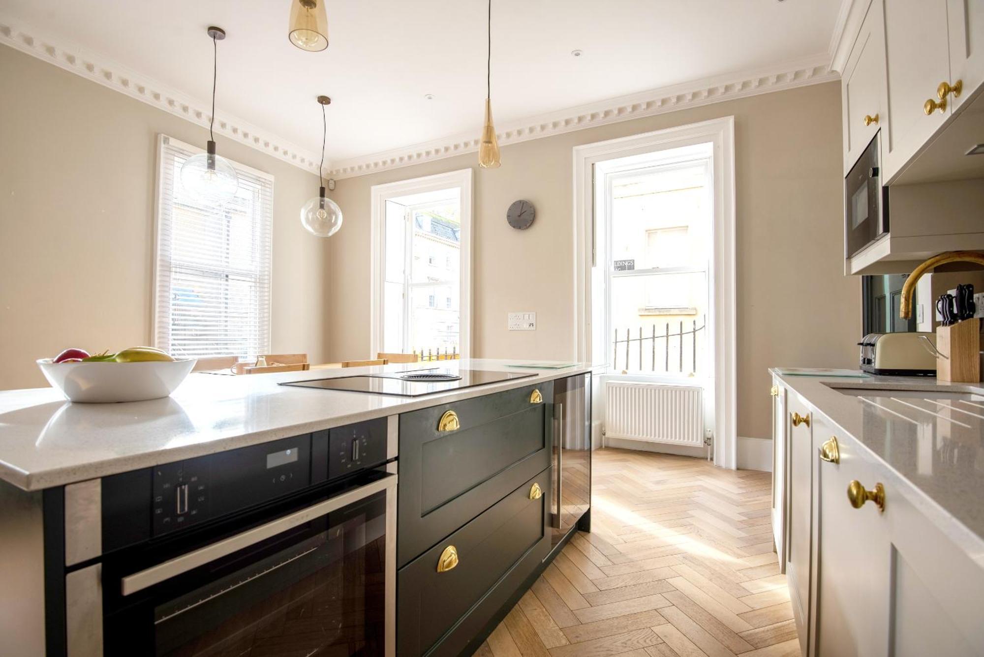 Dream - Barton House Apartment Bath